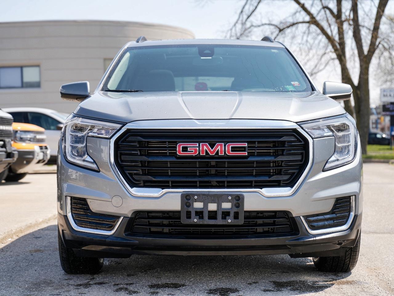 2023 GMC Terrain AWD SLE | PANO ROOF | LOW KM | THANK YOU CHAD! Photo