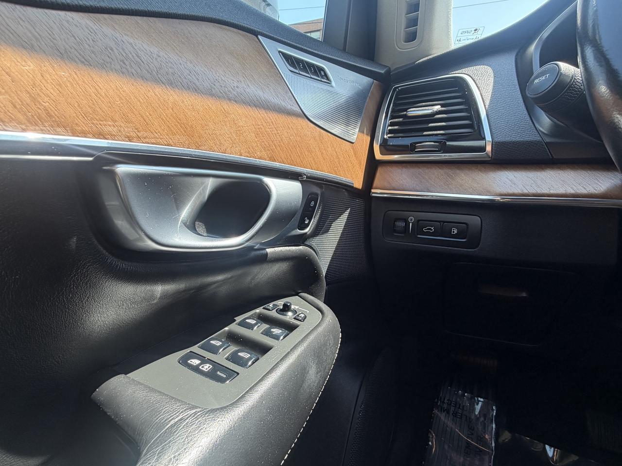2018 Volvo XC90 T8 eAWD Plug-In Hybrid Inscription Photo