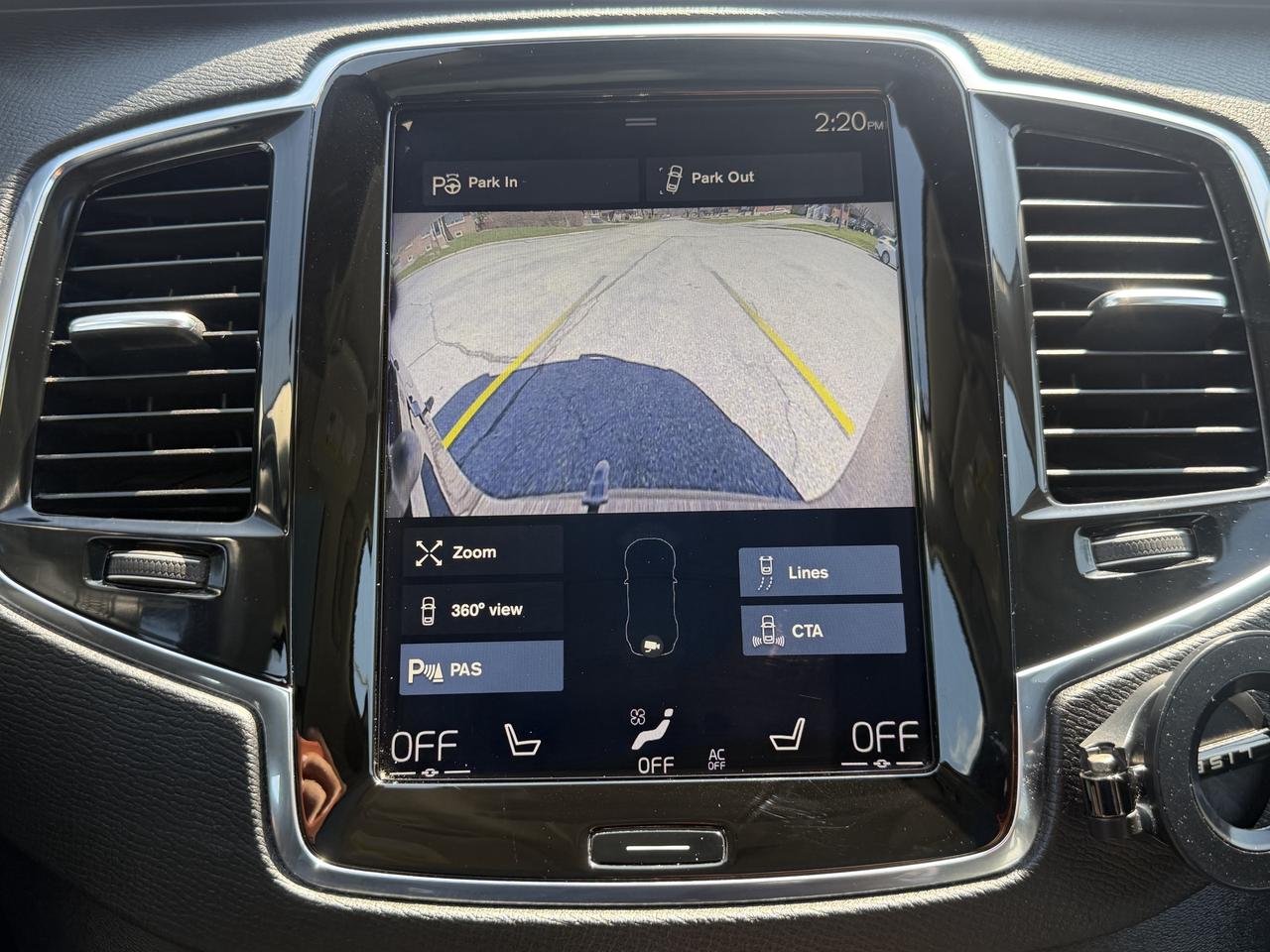 2018 Volvo XC90 T8 eAWD Plug-In Hybrid Inscription Photo