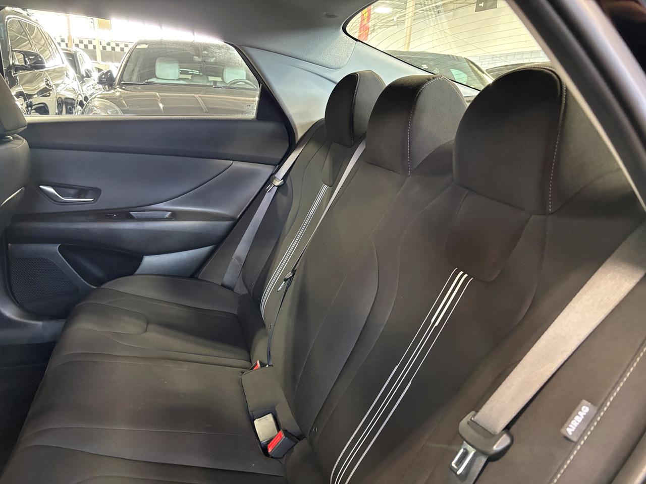 2025 Hyundai Elantra Preferred IVT|ALLOYS|CARPLAY|HEATSEATS|REMOTESTART Photo