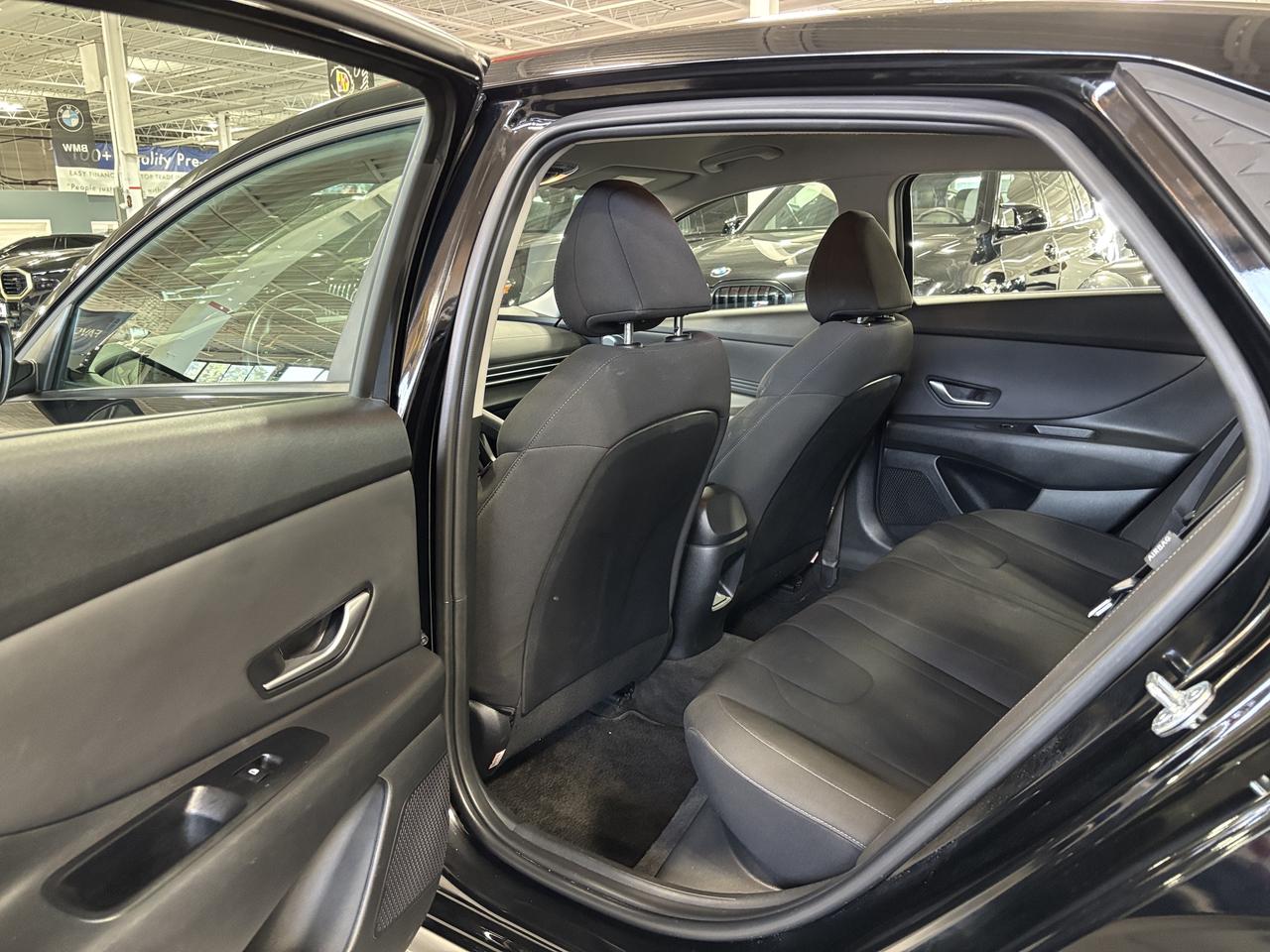 2025 Hyundai Elantra Preferred IVT|ALLOYS|CARPLAY|HEATSEATS|REMOTESTART Photo