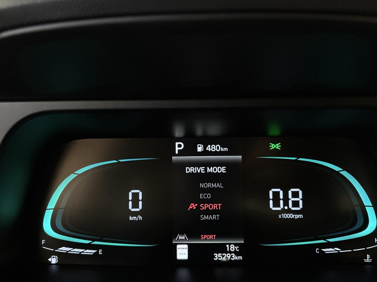 2025 Hyundai Elantra Preferred IVT|ALLOYS|CARPLAY|HEATSEATS|REMOTESTART Photo