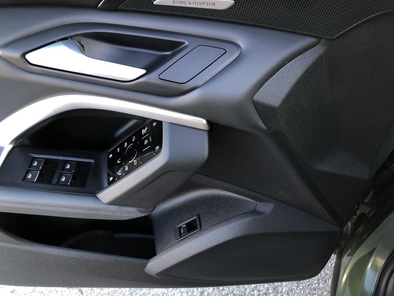 2025 Audi Q5 2.0T Progressiv NEW BODYSTYLE!!  SLINE BLK PKG, LE Photo