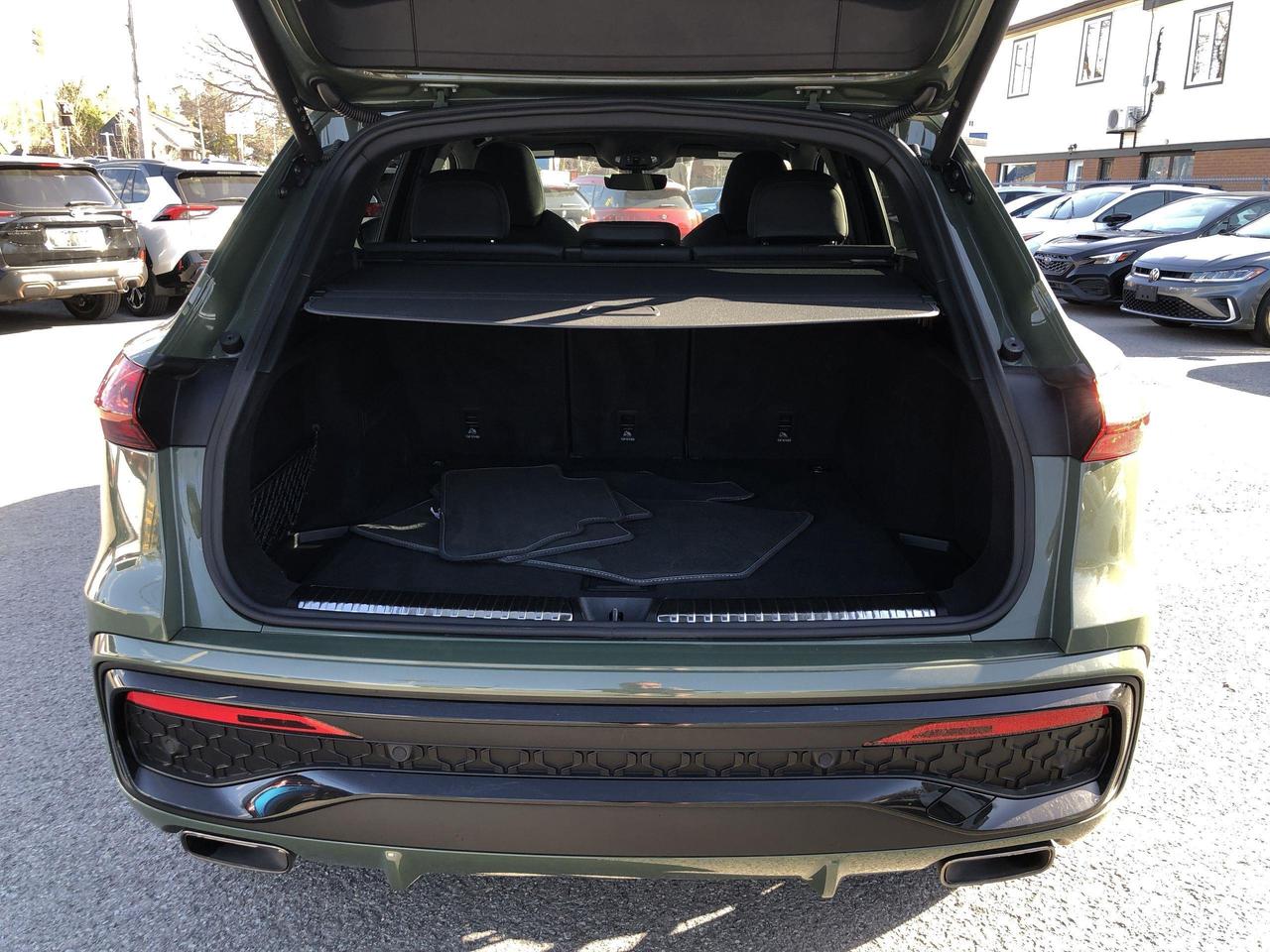 2025 Audi Q5 2.0T Progressiv NEW BODYSTYLE!!  SLINE BLK PKG, LE Photo