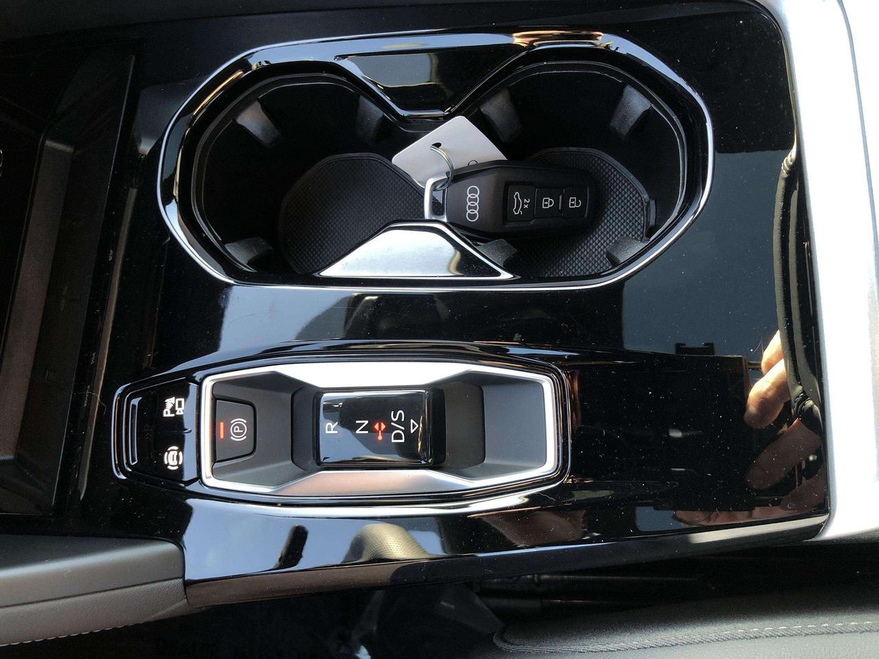 2025 Audi Q5 2.0T Progressiv NEW BODYSTYLE!!  SLINE BLK PKG, LEATHER, HUDS, BANG & OLUFSEN, NAVI, BLIS, HTD.SEATS, 20 ALLOYS Photo
