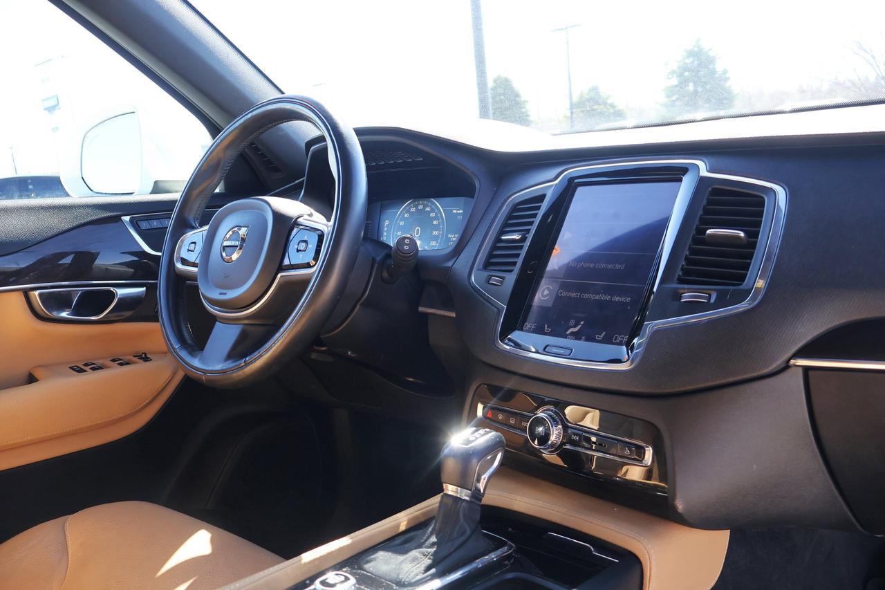 2018 Volvo XC90 Momentum | | Panoramic Roof | Photo