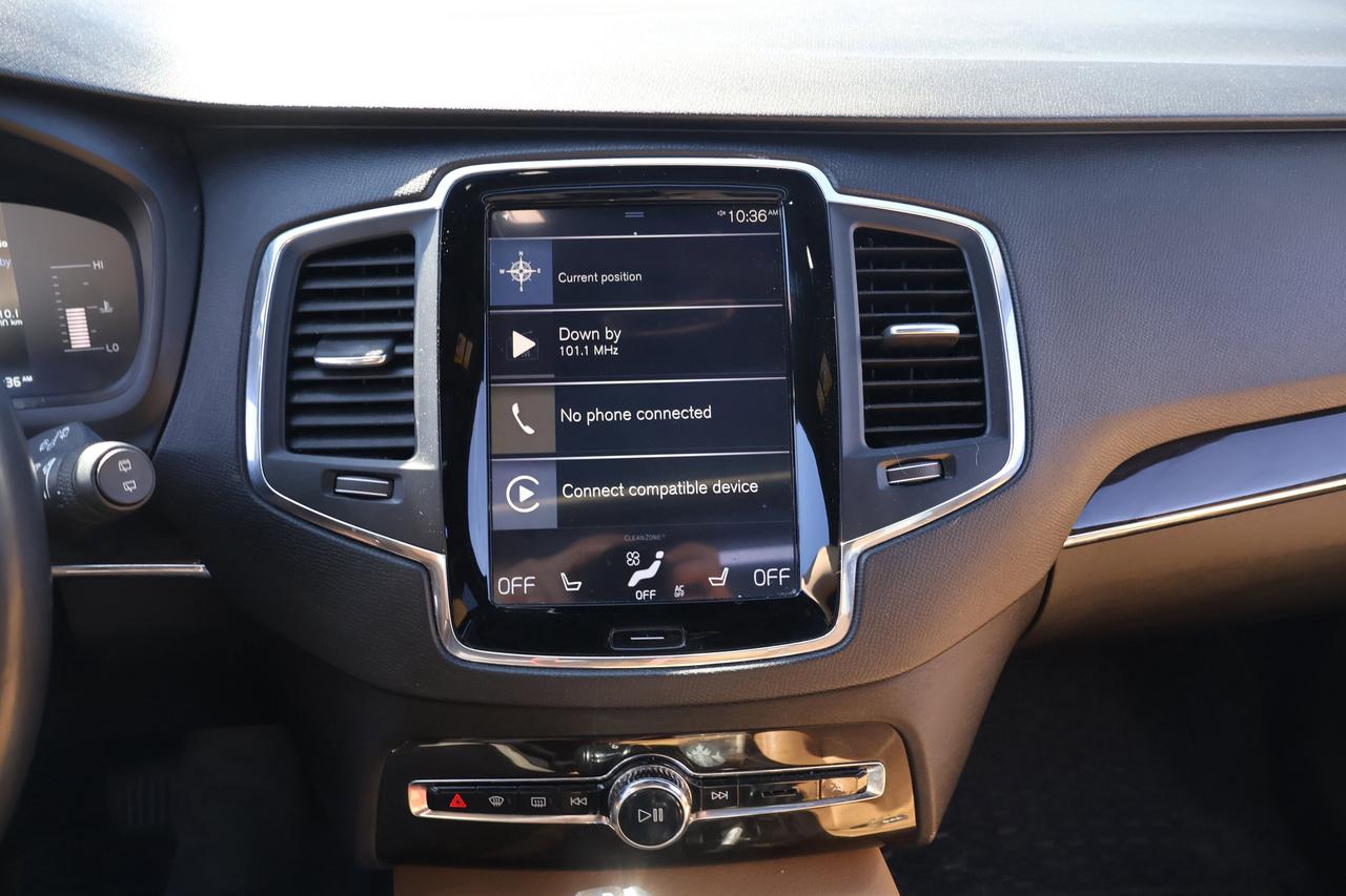 2018 Volvo XC90 Momentum | | Panoramic Roof | Photo