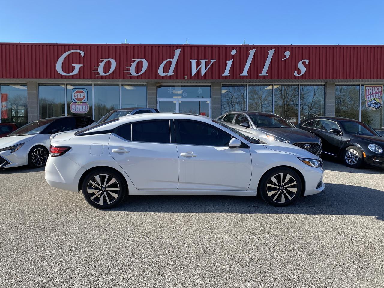 2022 Nissan Sentra SV, CLEAN CARFAX, REMOTE START, SUNROOF! - Photo #1