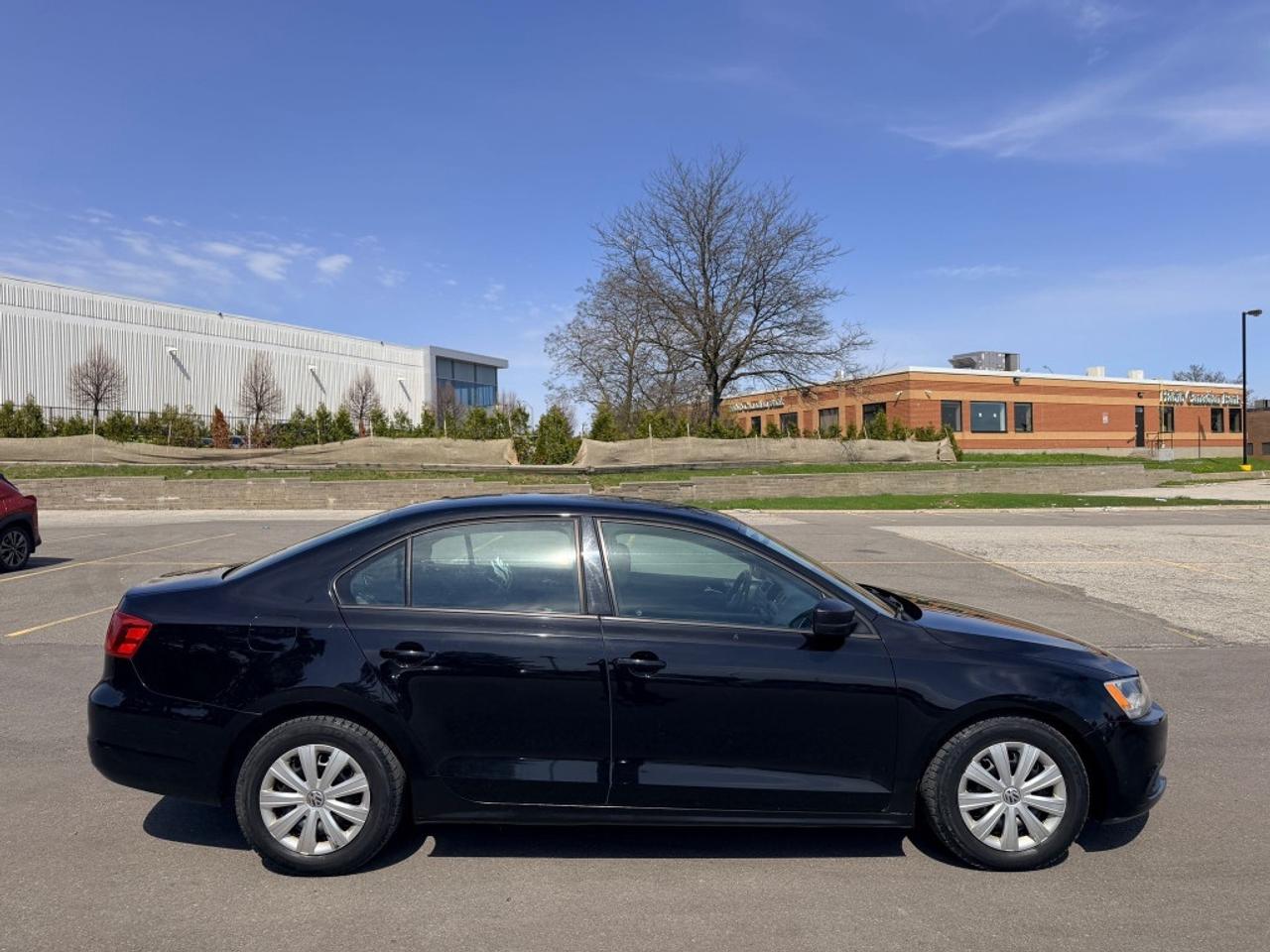 2013 Volkswagen Jetta Sedan 4dr 2.5L Photo