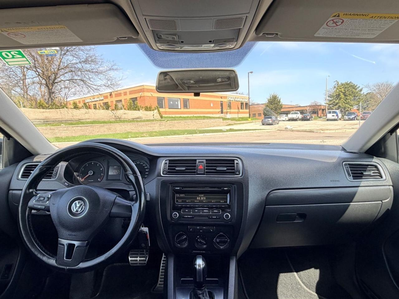 2013 Volkswagen Jetta Sedan 4dr 2.5L Photo