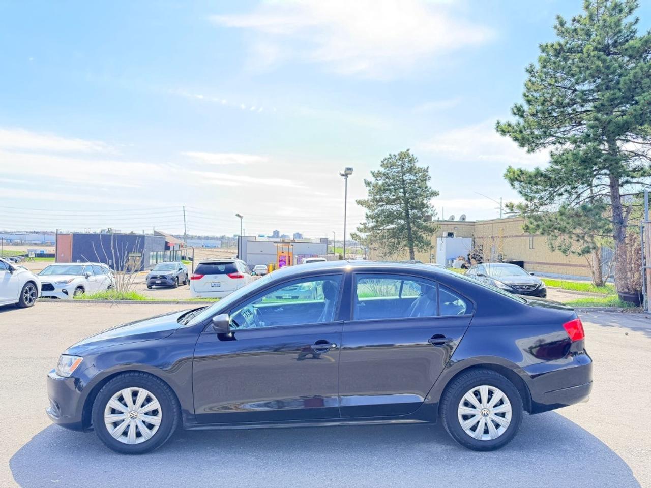 2013 Volkswagen Jetta Sedan 4dr 2.5L Photo