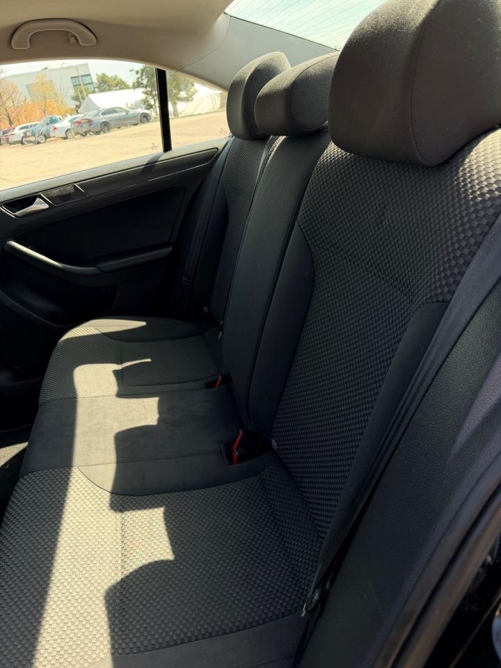 2013 Volkswagen Jetta Sedan 4dr 2.5L Photo