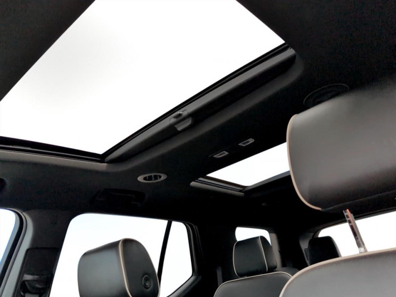 2022 Chevrolet Traverse Premier  **DUAL SUNROOF** Photo