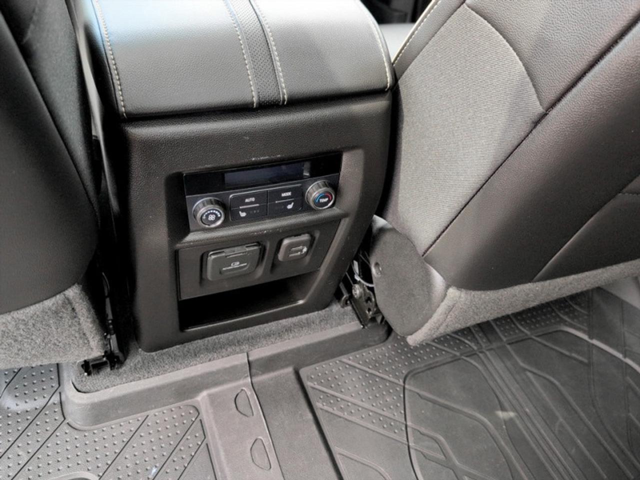 2022 Chevrolet Traverse Premier  **DUAL SUNROOF** Photo
