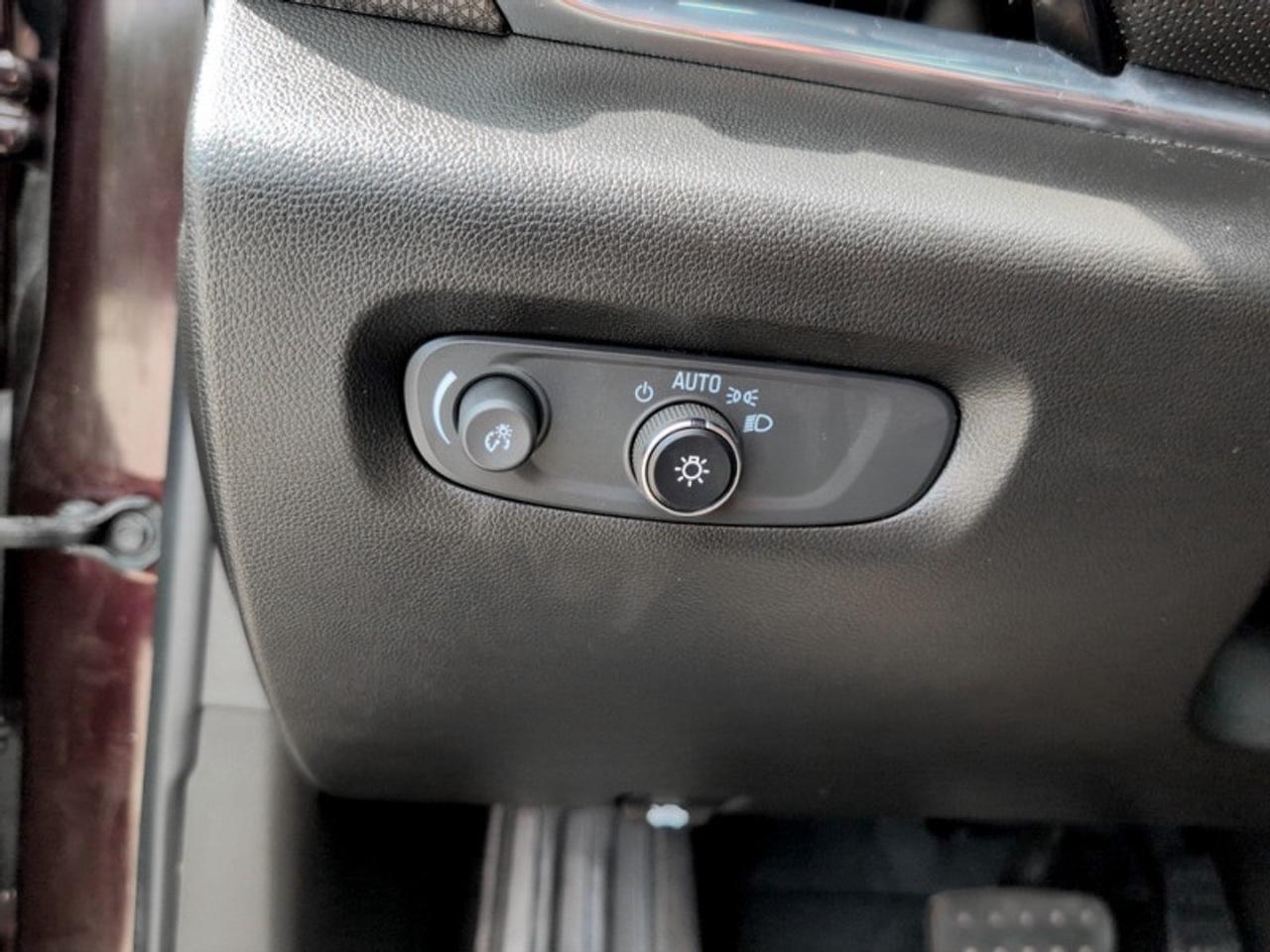 2022 Chevrolet Traverse Premier  **DUAL SUNROOF** Photo