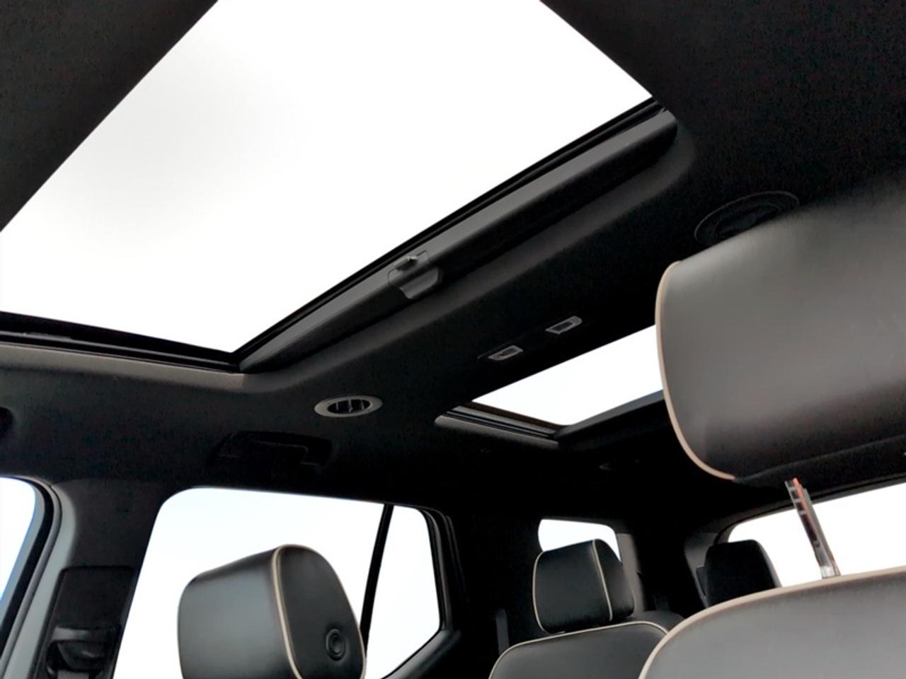 2022 Chevrolet Traverse Premier  **DUAL SUNROOF** Photo