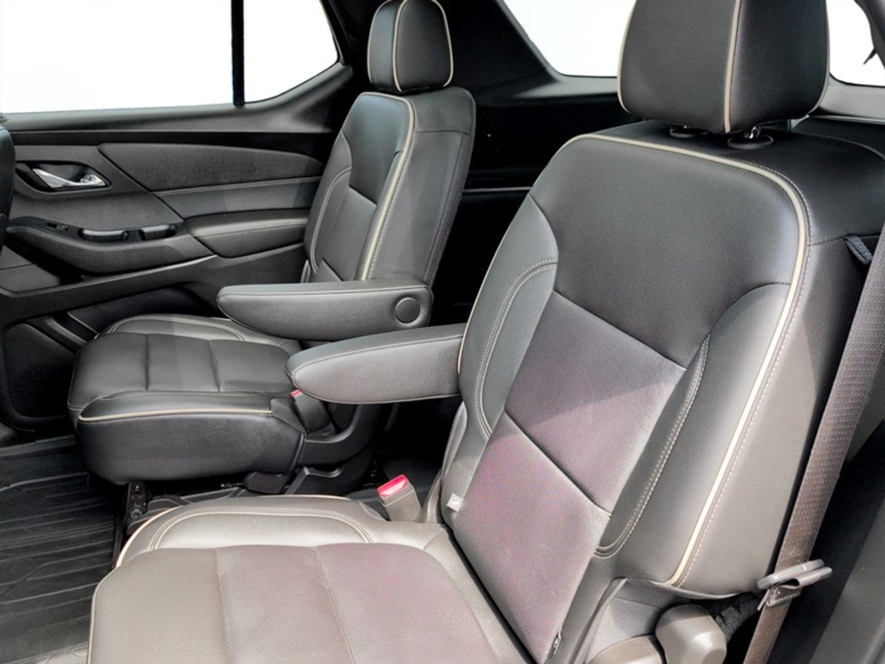 2022 Chevrolet Traverse Premier  **DUAL SUNROOF** Photo