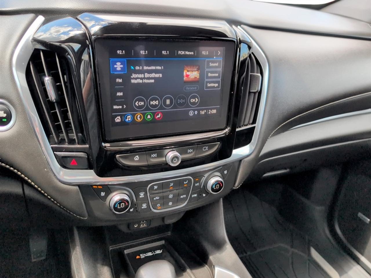 2022 Chevrolet Traverse Premier  **DUAL SUNROOF** Photo