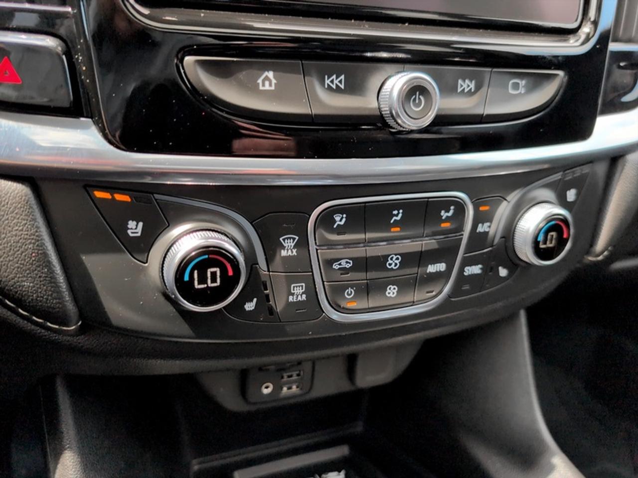 2022 Chevrolet Traverse Premier  **DUAL SUNROOF** Photo