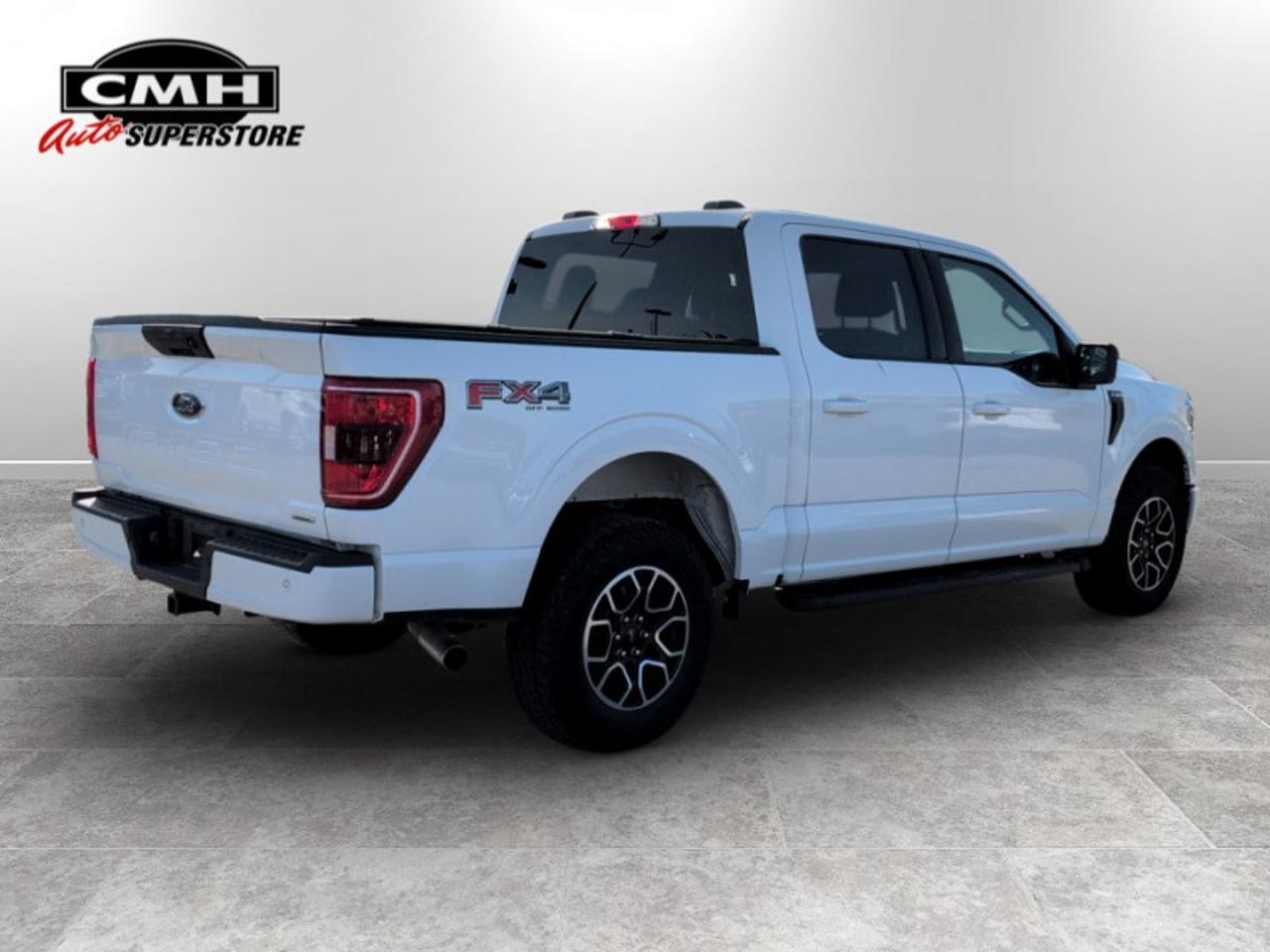 2022 Ford F-150 XLT w/Sport Pkg  **FX4 + SPORT PKG** Photo