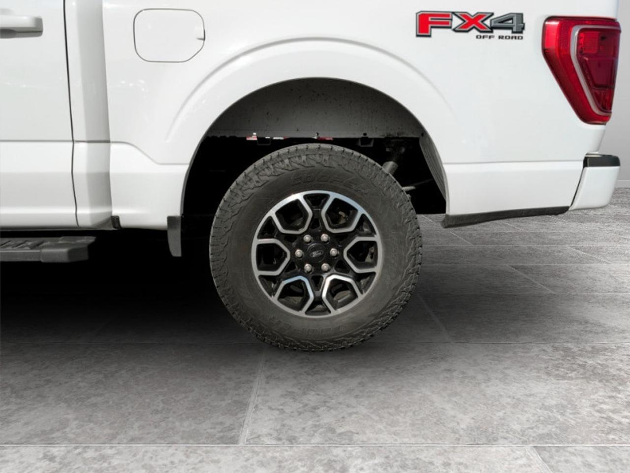 2022 Ford F-150 XLT w/Sport Pkg  **FX4 + SPORT PKG** Photo