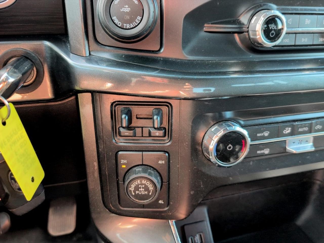 2022 Ford F-150 XLT w/Sport Pkg  **FX4 + SPORT PKG** Photo