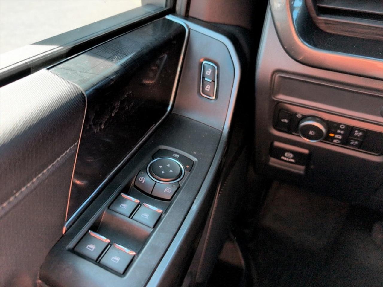 2022 Ford F-150 XLT w/Sport Pkg  **FX4 + SPORT PKG** Photo