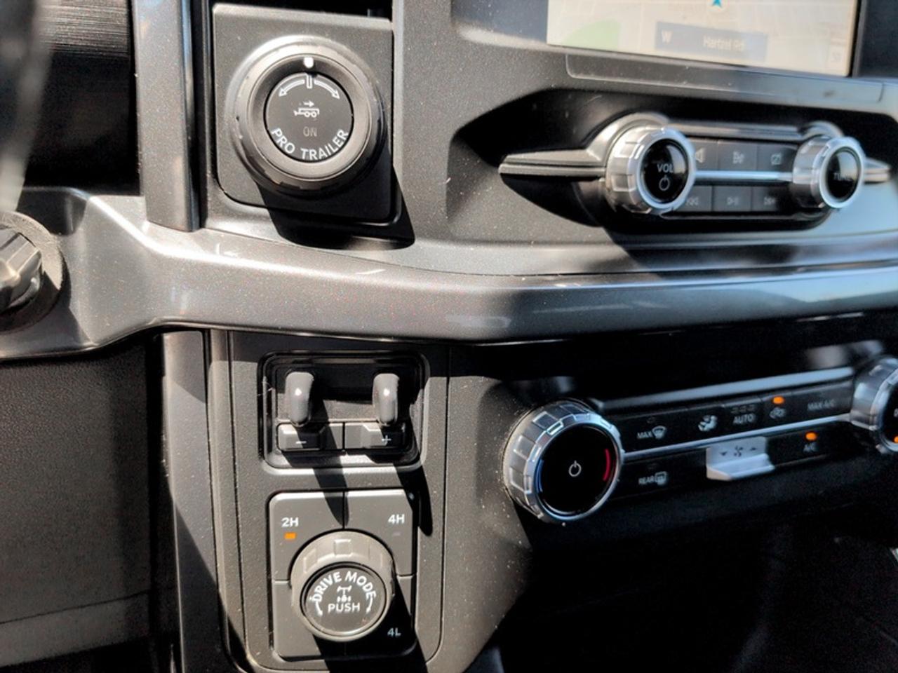2022 Ford F-150 XLT w/Sport Pkg  **FX4 + SPORT PKG** Photo