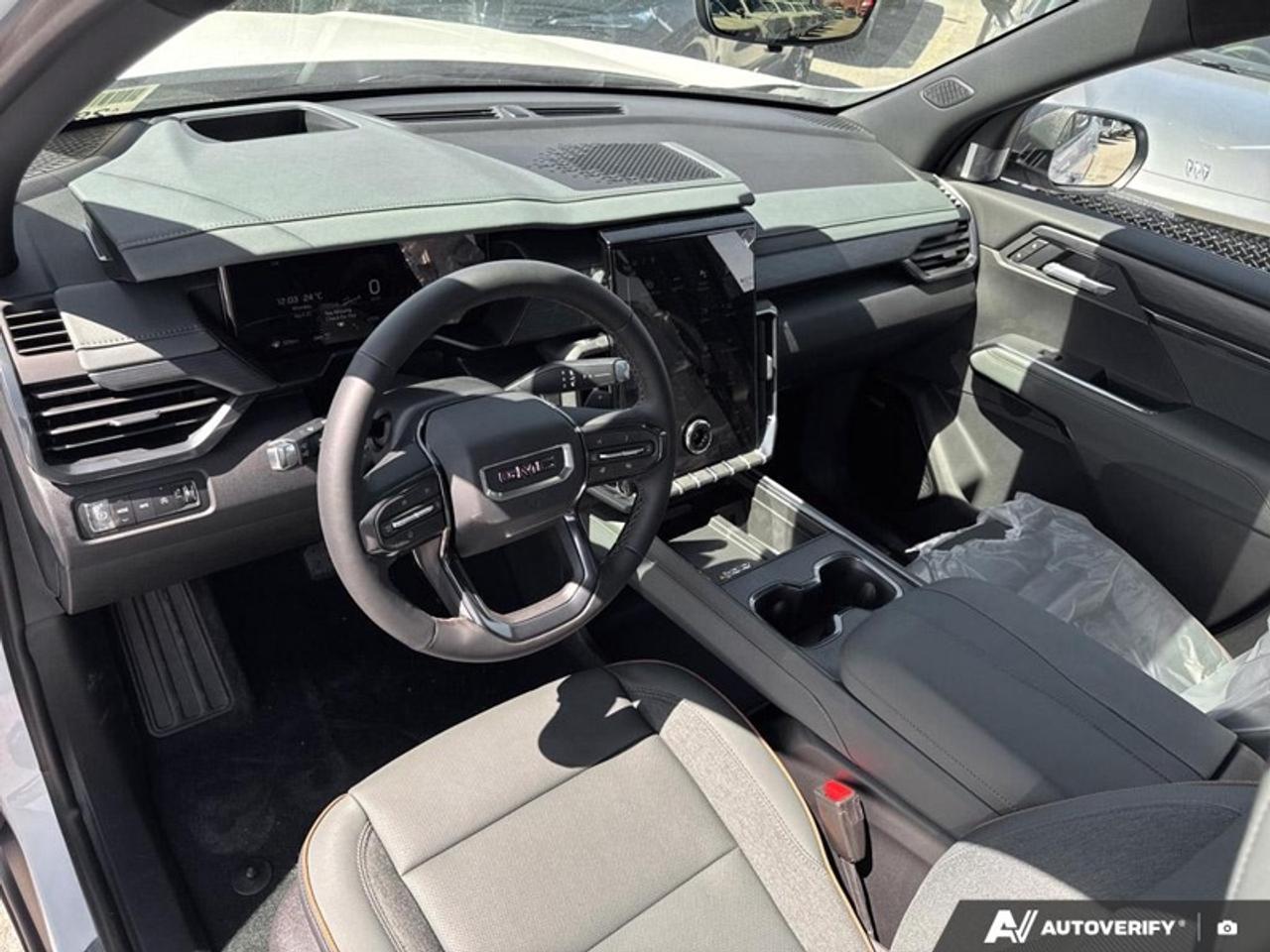 2026 GMC Acadia AT4  - SUNROOF -  POWER Photo
