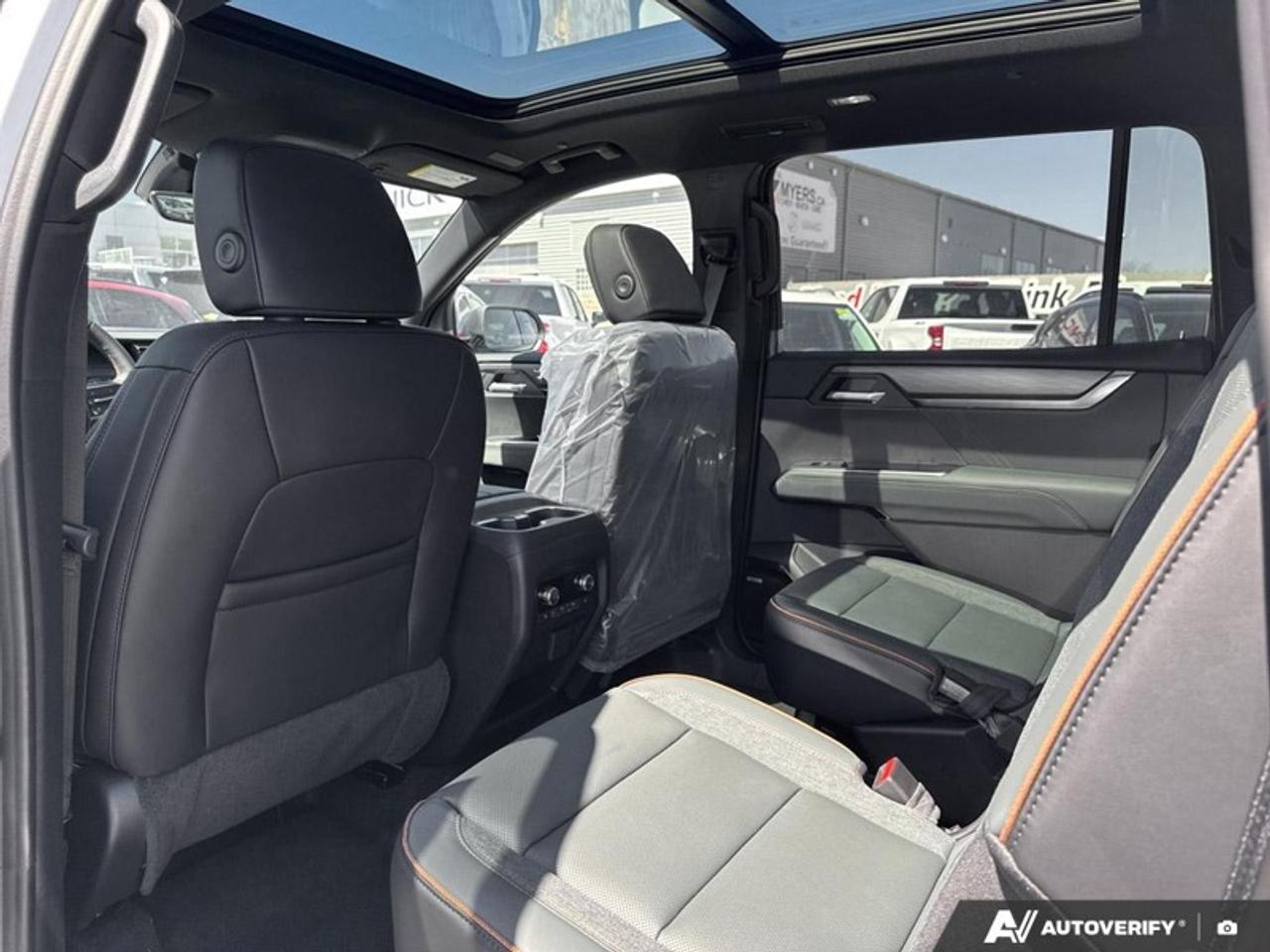 2026 GMC Acadia AT4  - SUNROOF -  POWER Photo