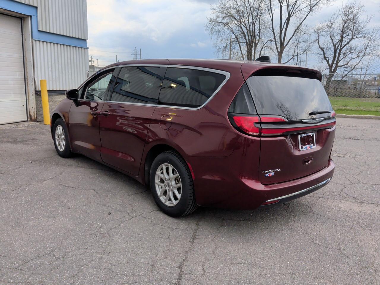 2023 Chrysler Pacifica Touring L