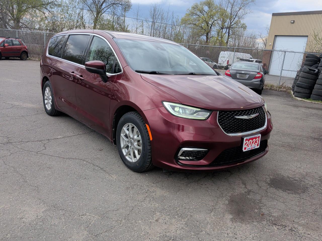 2023 Chrysler Pacifica Touring L