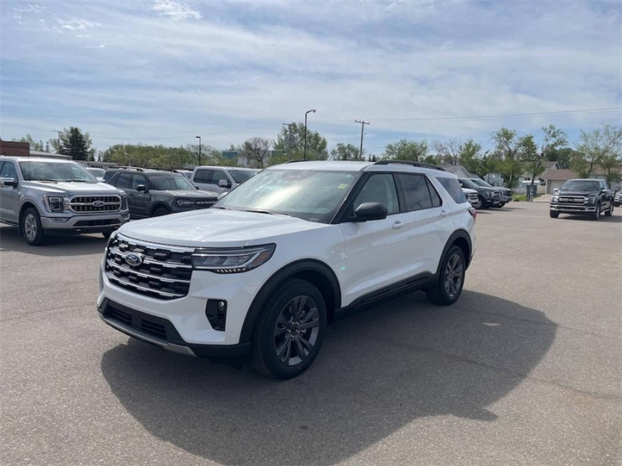 2026 Ford Explorer Active Photo5