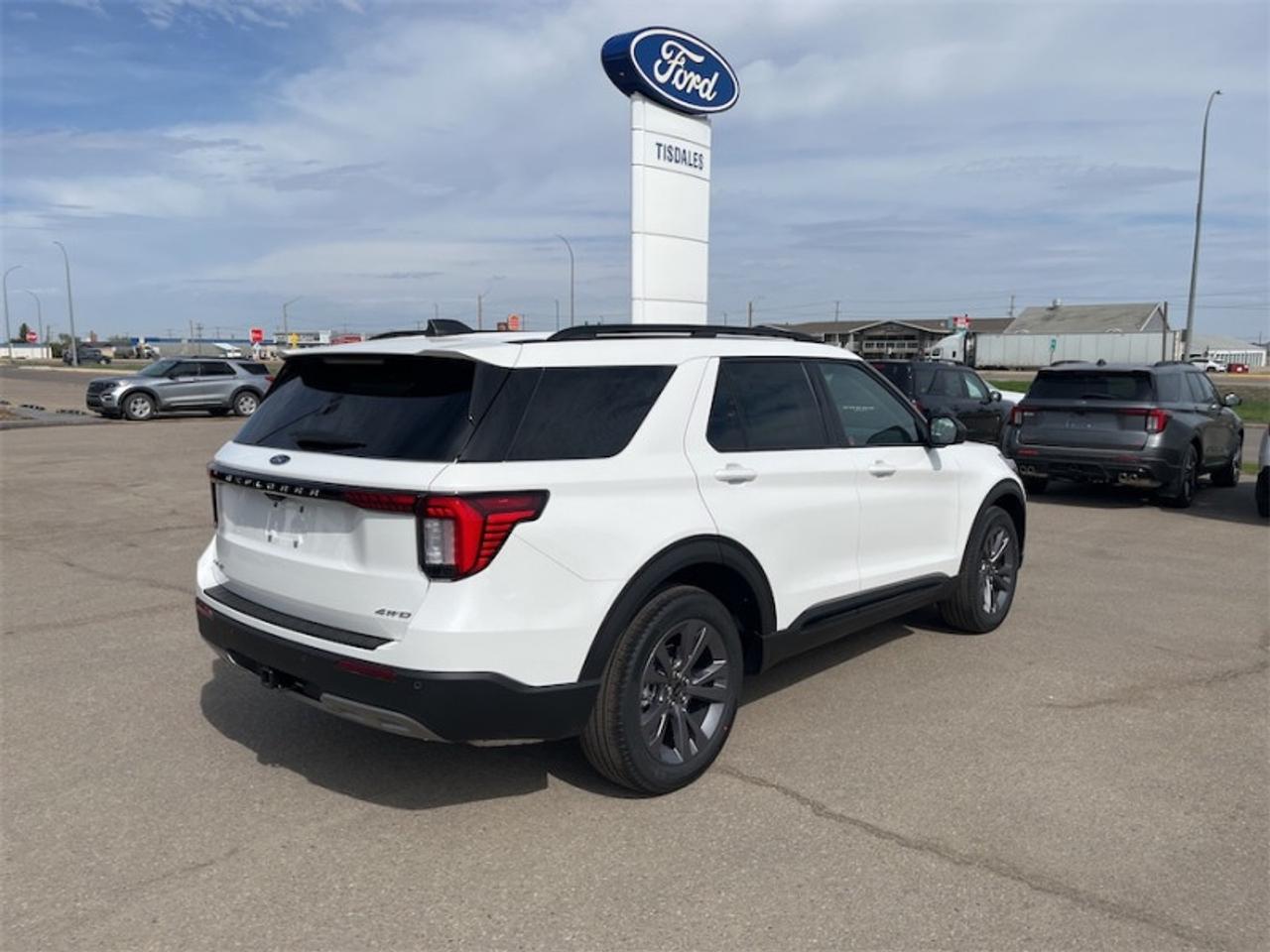 2026 Ford Explorer Active Photo5