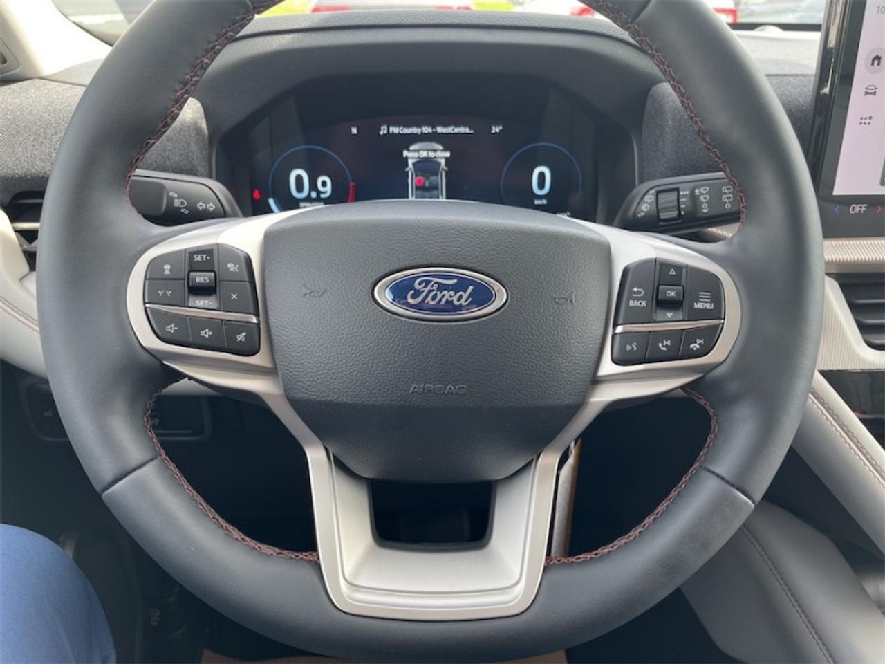 2026 Ford Explorer Active Photo5