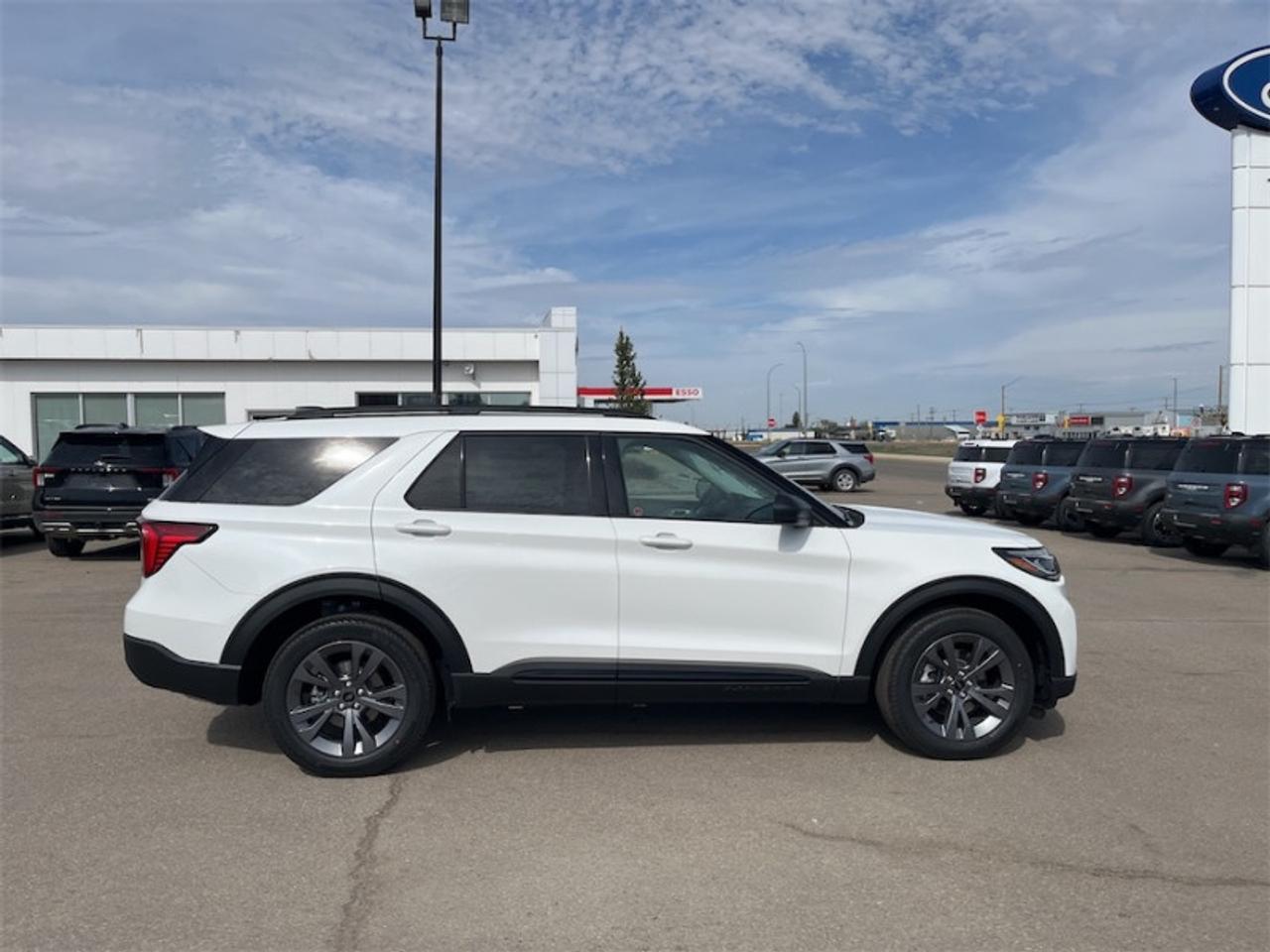 2026 Ford Explorer Active Photo