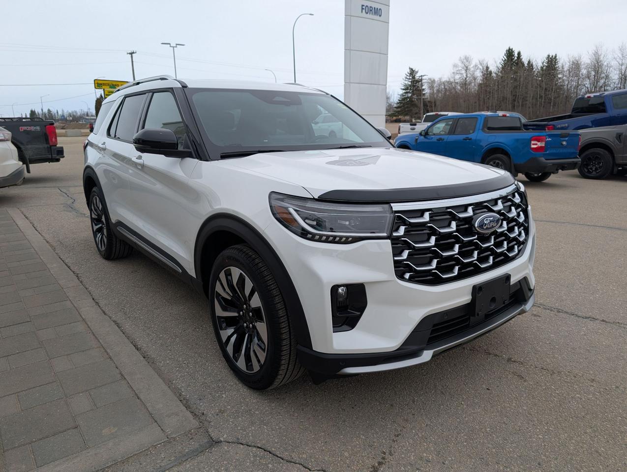 2026 Ford Explorer Platinum Photo3