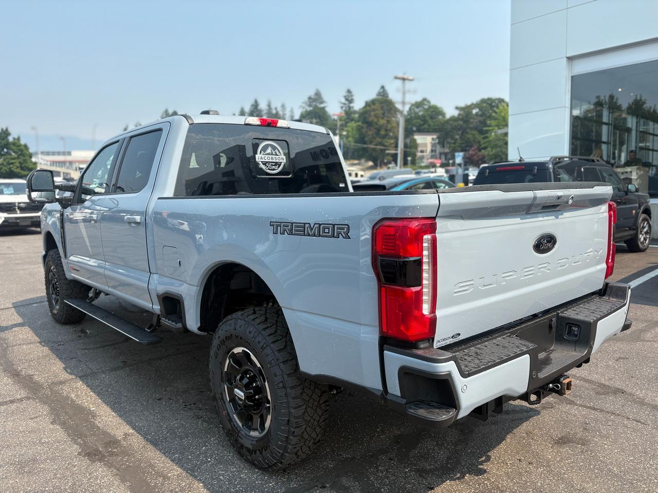 2026 Ford F-350 Super Duty SRW Lariat Photo2