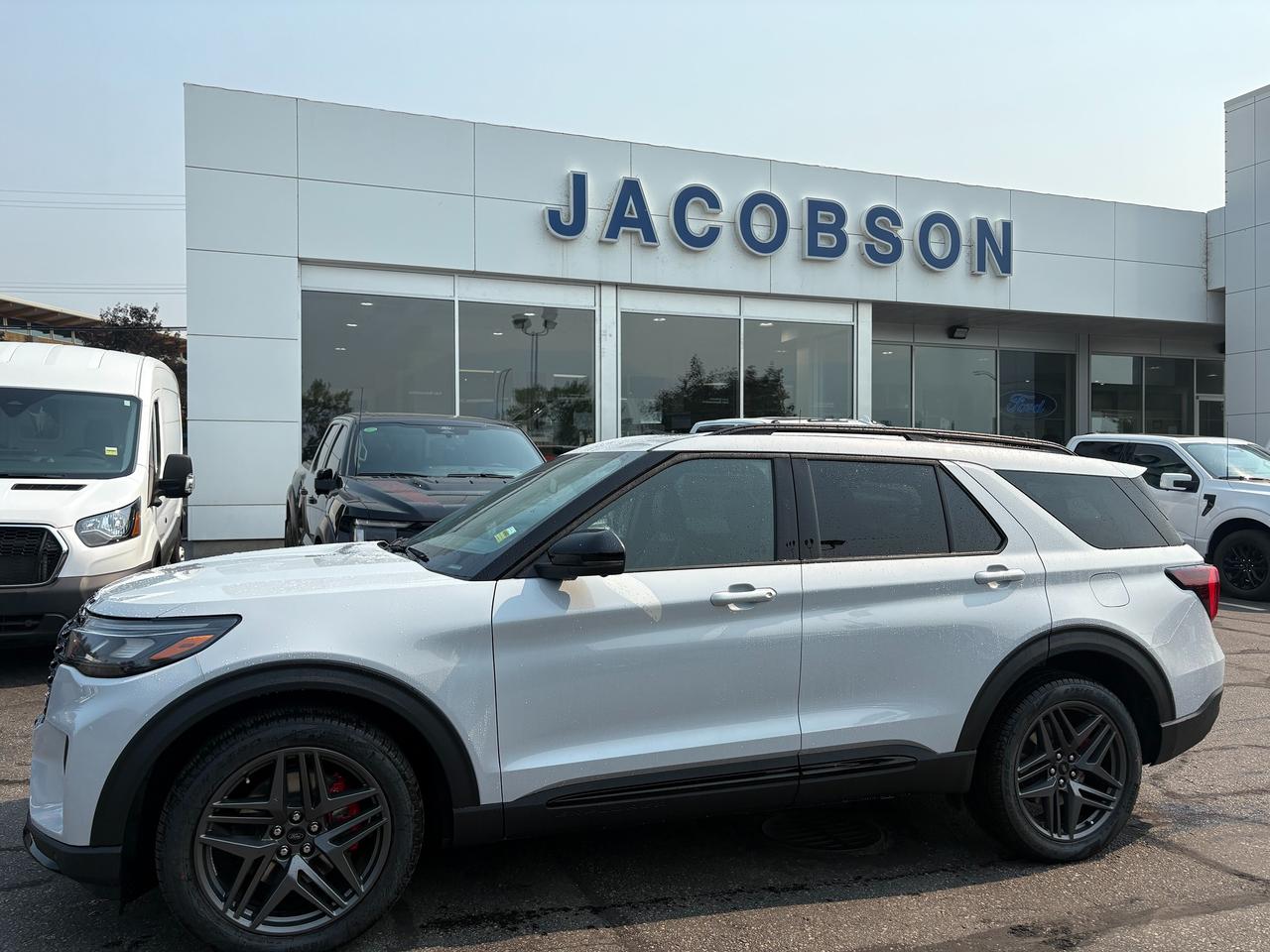 2026 Ford Explorer ST Photo1