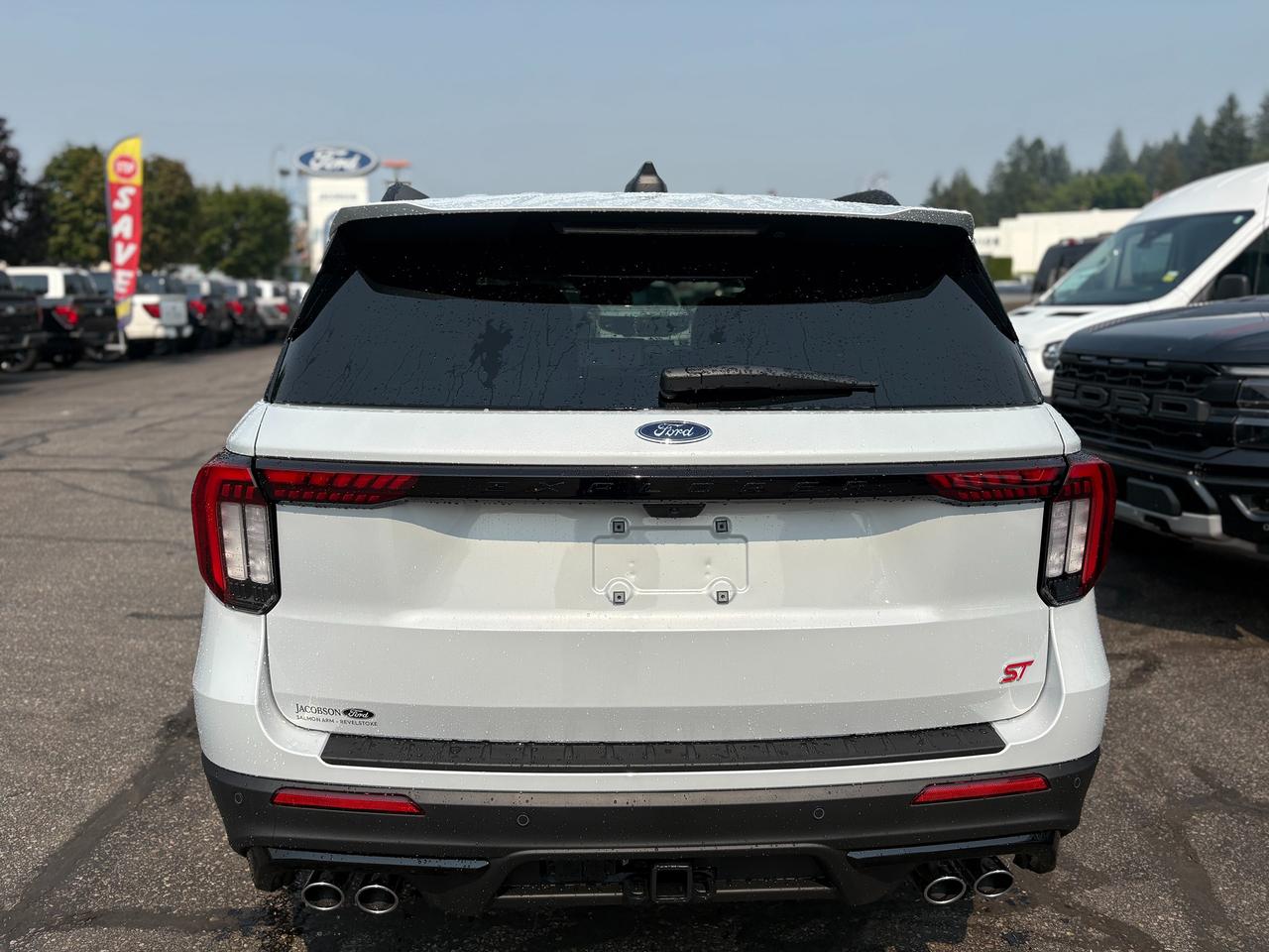 2026 Ford Explorer ST Photo3