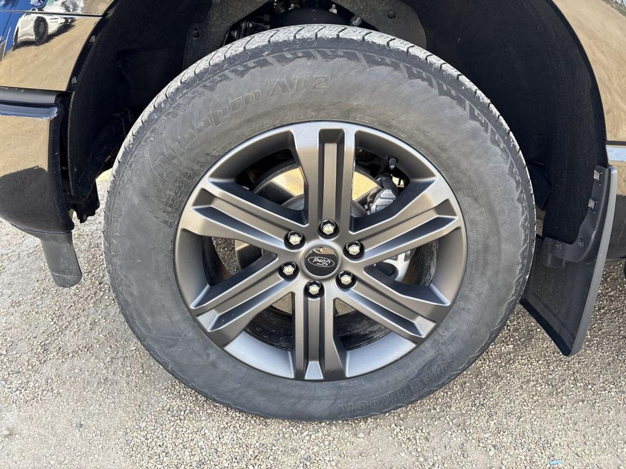 2023 Ford F-150 Lariat Photo2