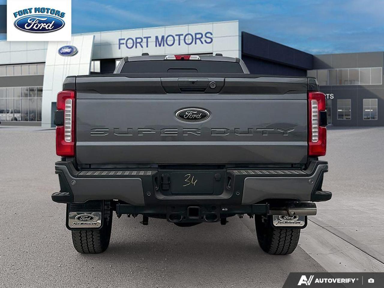 2026 Ford SuperDuty F-350® XLT Photo4