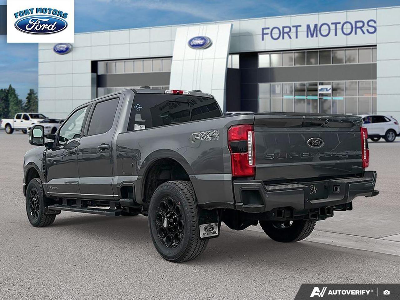2026 Ford SuperDuty F-350® XLT Photo3