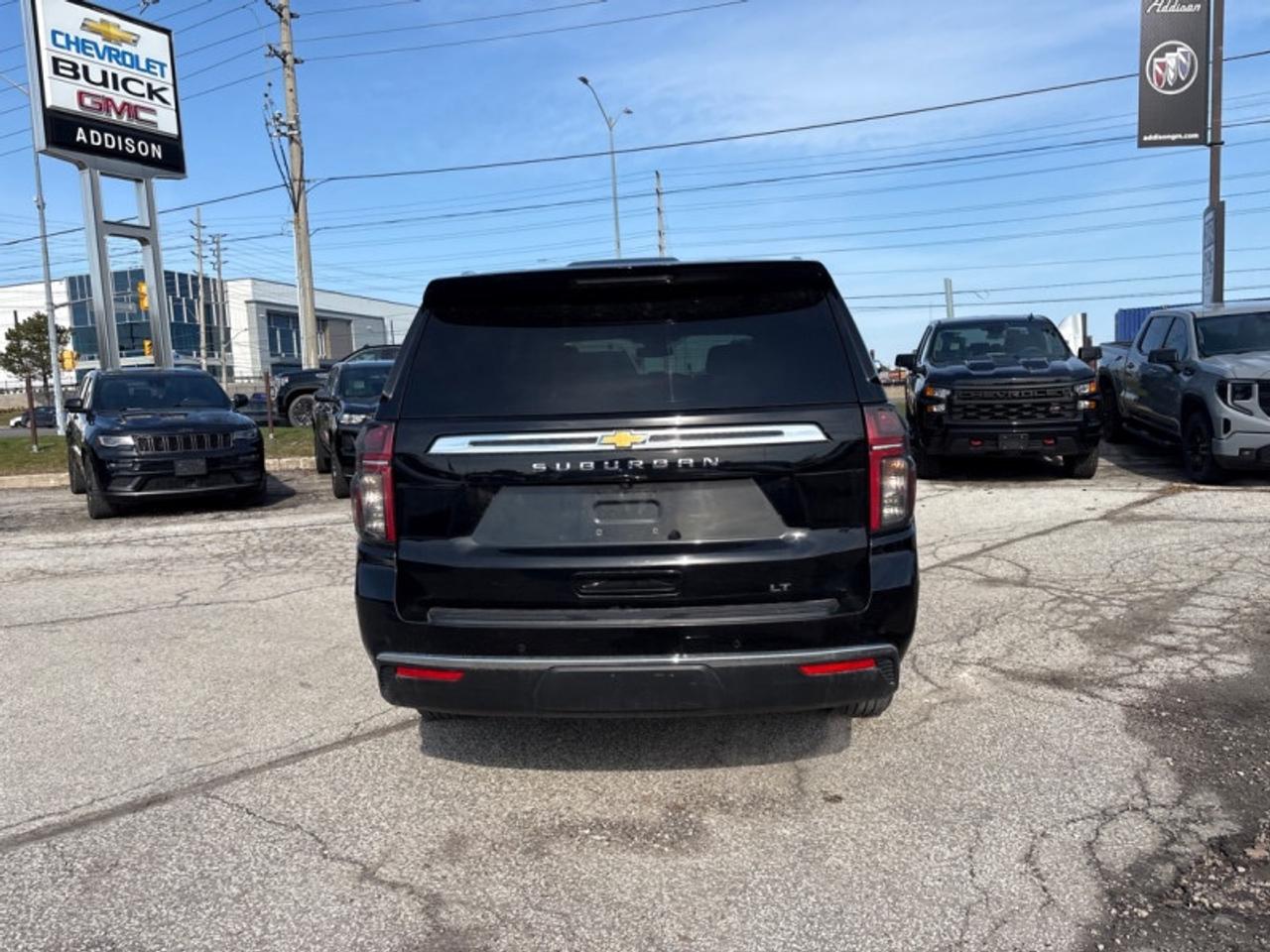 2023 Chevrolet Suburban LT  LEATHER|8 PASSENGER Photo