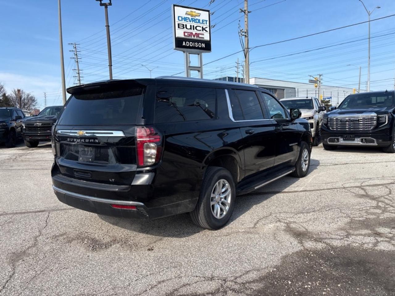 2023 Chevrolet Suburban LT  LEATHER|8 PASSENGER Photo