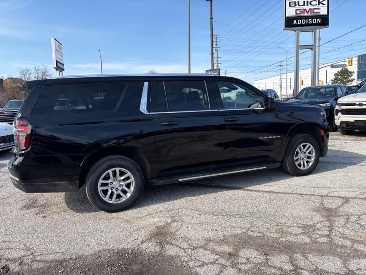 2023 Chevrolet Suburban LT  LEATHER|8 PASSENGER Photo