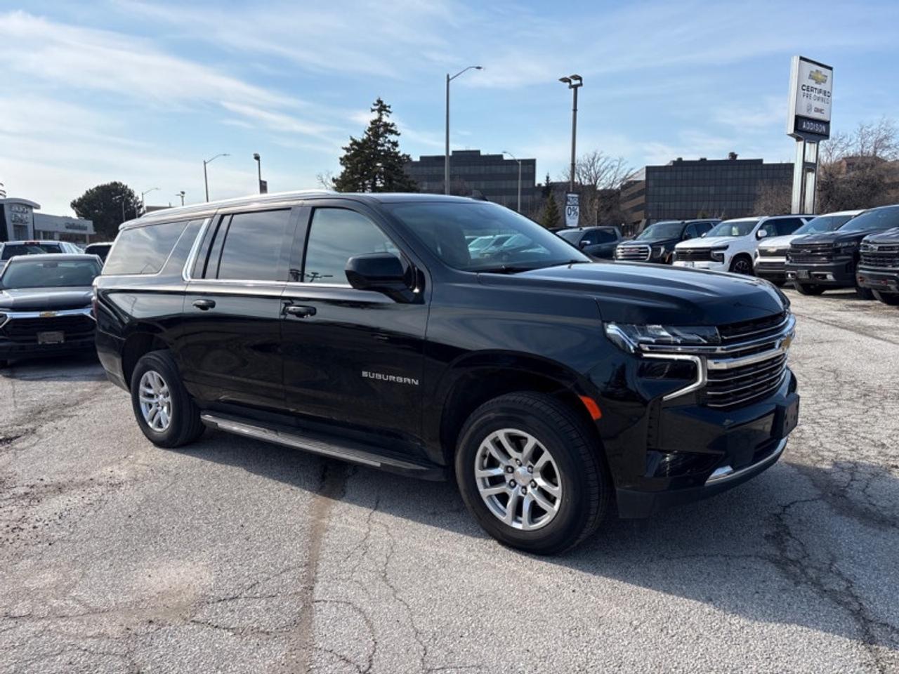 2023 Chevrolet Suburban LT  LEATHER|8 PASSENGER Photo