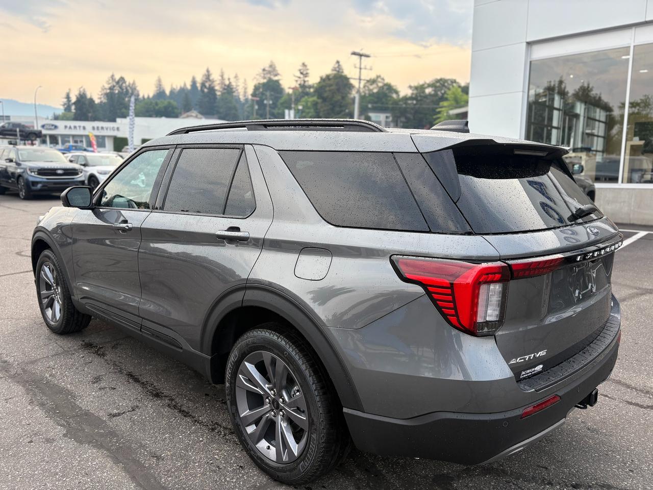 2026 Ford Explorer Active w/200A Pkg Photo2