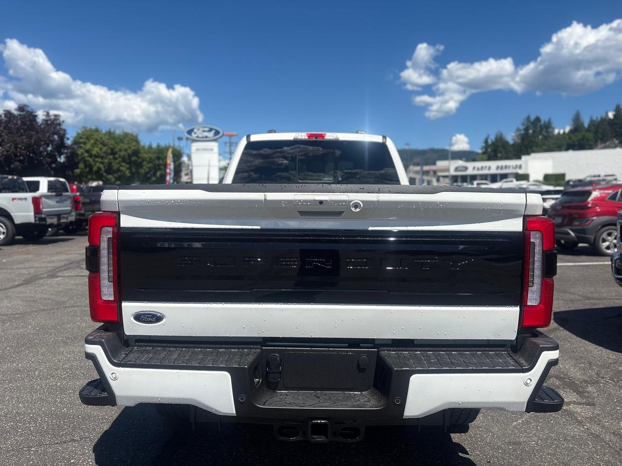 2026 Ford F-350 4X4 CREW CAB PICKUP/ Photo3