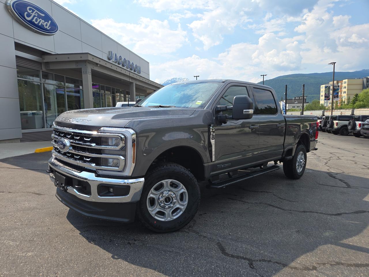 2026 Ford F-350 Super Duty SRW XLT Photo0